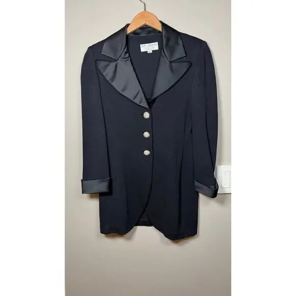 St. John Evening Santana Knit Tuxedo Blazer w/Rhinestone buttons size 2